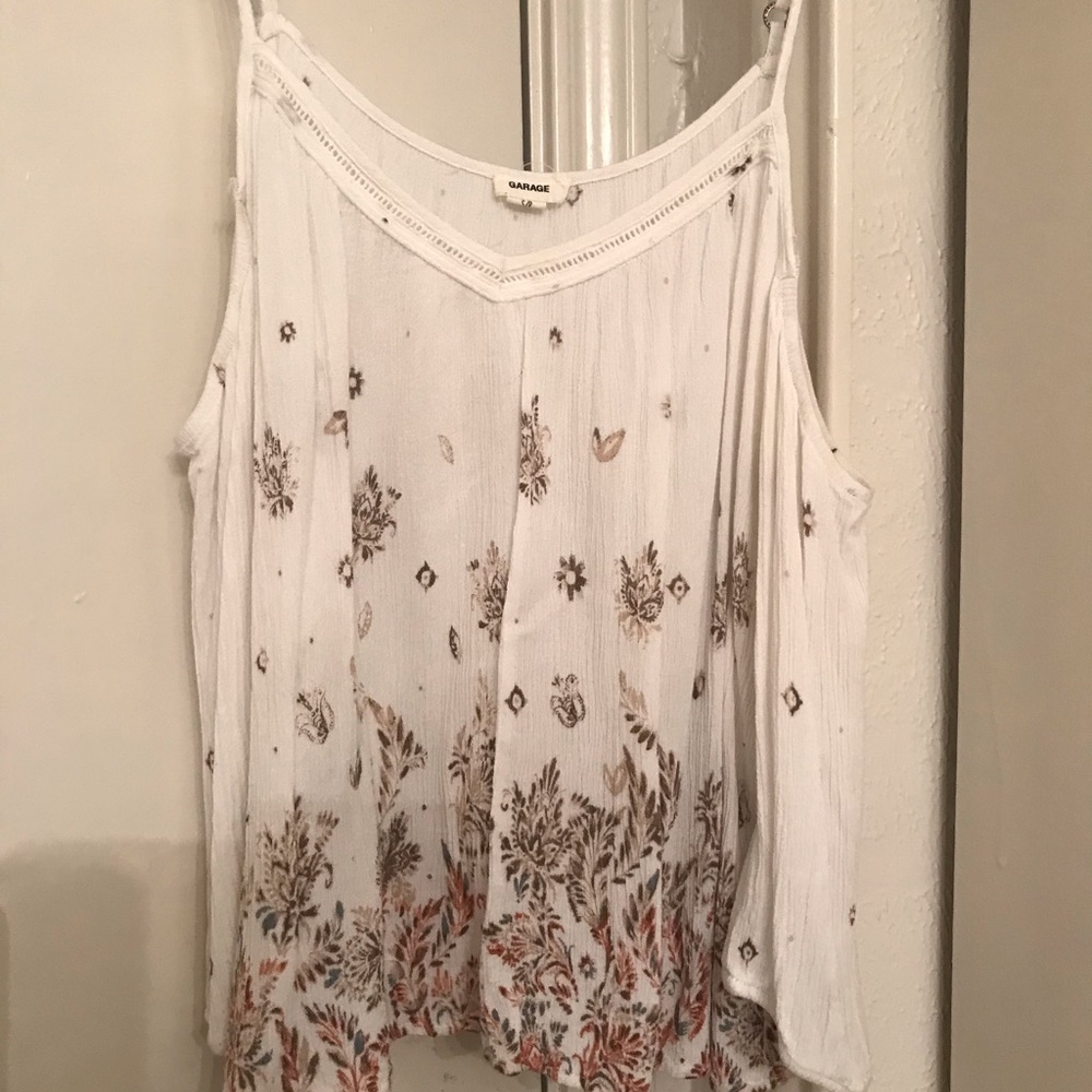 Open shoulder top